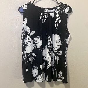 *NWT Calvin Klein Black and White Flowery Blouse size: PXL
